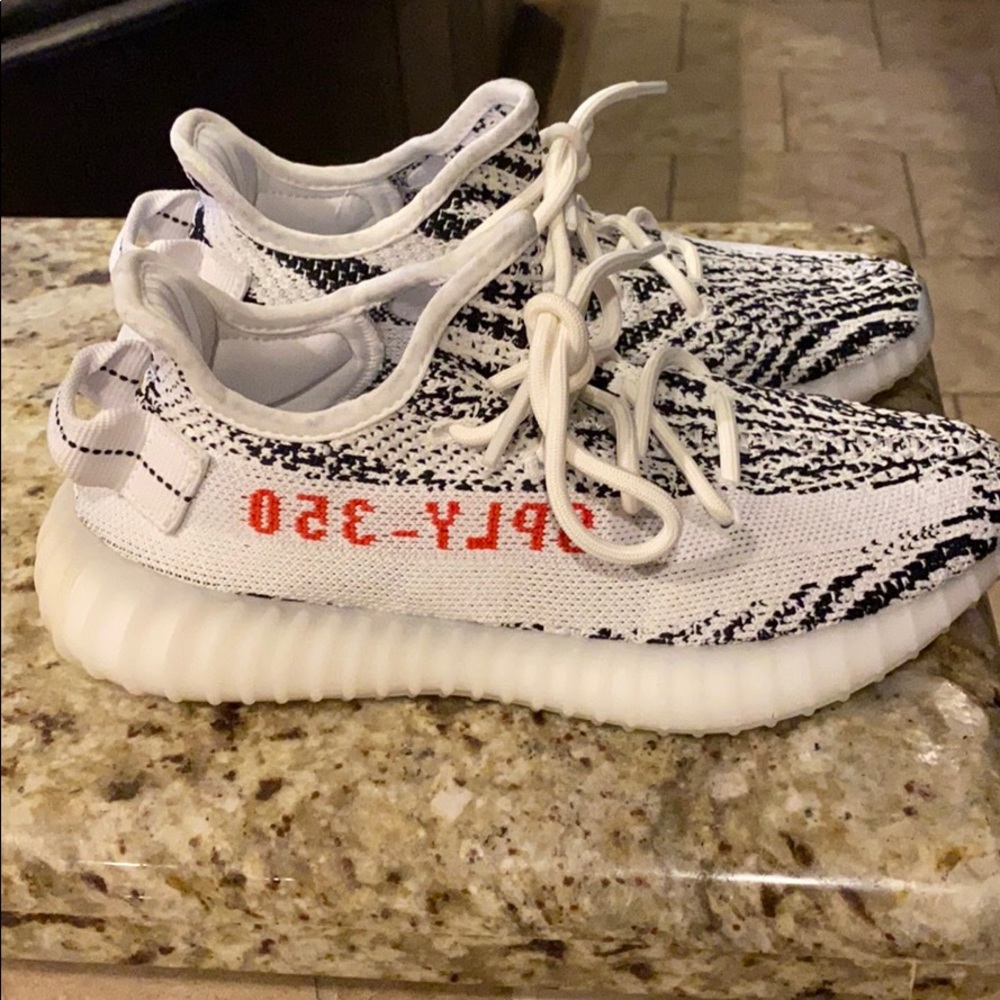 BRAND NEW YEEZY Boost Zebra size 4.5M 5.5W
